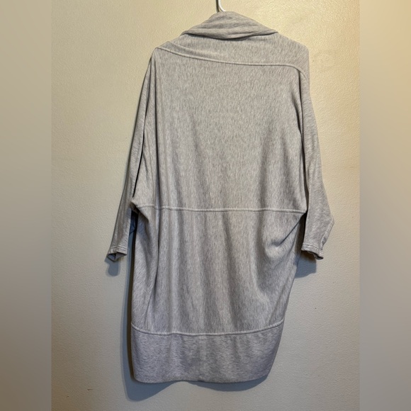 Athleta Light Gray Ethereal Slouchy Cocoon Wrap Cardigan Size Small/Medium - Picture 2 of 5